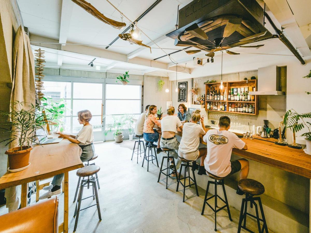 Hippo Hostel And Cafe Bar Осака Экстерьер фото