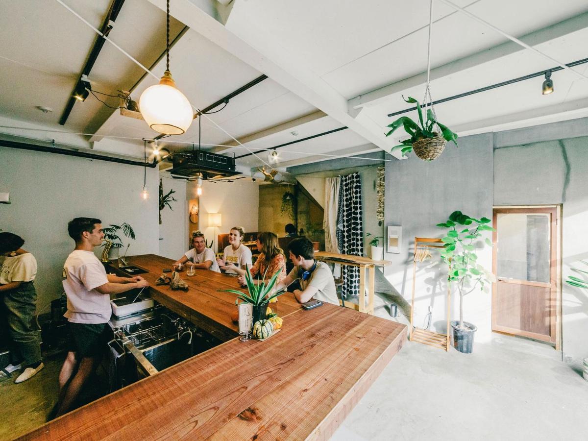 Hippo Hostel And Cafe Bar Осака Экстерьер фото