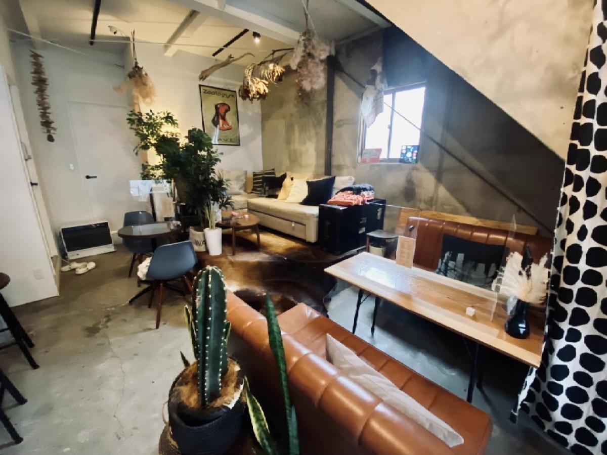 Hippo Hostel And Cafe Bar Осака Экстерьер фото