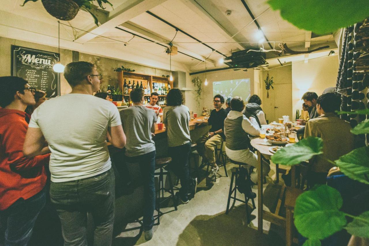 Hippo Hostel And Cafe Bar Осака Экстерьер фото